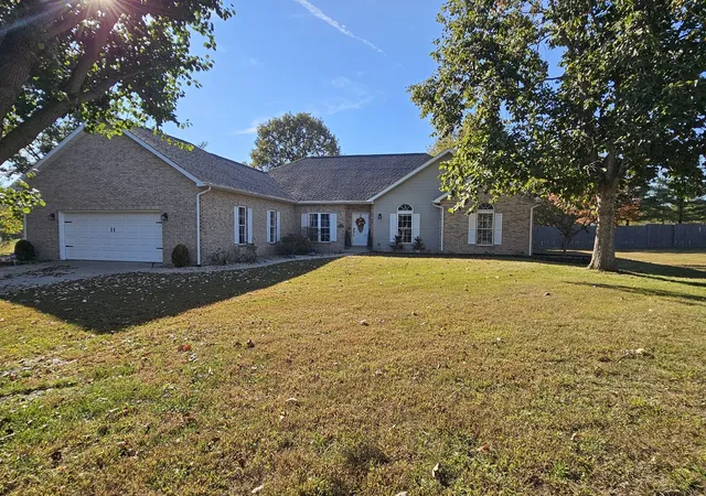 Photo 4 of Single family home for sale at 14023 N Shepherd Ln, Mt Vernon, IL 62864 | MLS# 12796212 | Listing updated on 2026-10-28