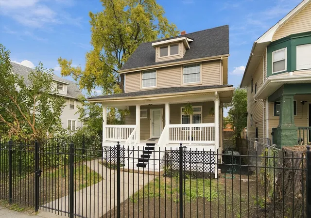 Photo 1 of Single family home for sale at 5242 W Monroe St, Chicago, IL 60644 | MLS# 12796237 | Listing updated on 2026-10-28