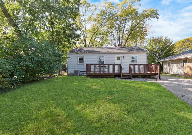 Photo 1 of Single family home for sale at 133 S Lincoln Ave, Mundelein, IL 60060 | MLS# 12796247 | Listing updated on 2026-10-29