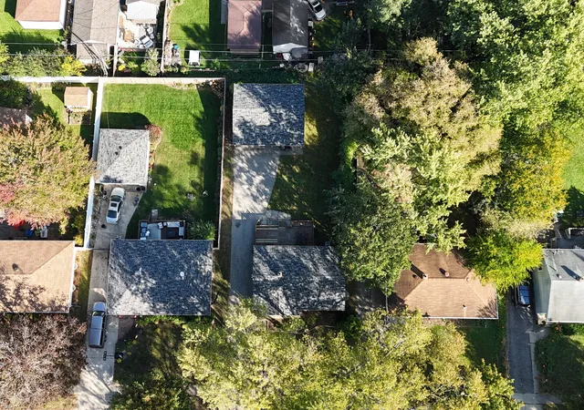 Photo 3 of Single family home for sale at 133 S Lincoln Ave, Mundelein, IL 60060 | MLS# 12796247 | Listing updated on 2026-10-29