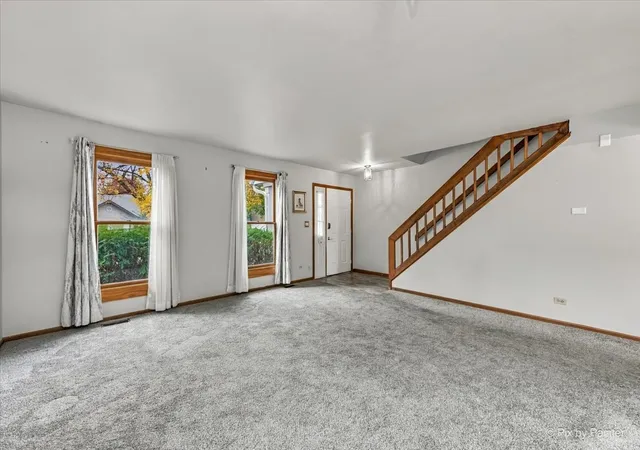 Photo 4 of Single family home for sale at 759 Thorndale Dr, Elgin, IL 60120 | MLS# 12796252 | Listing updated on 2026-10-28