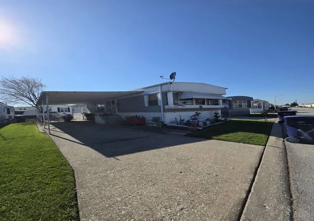 Photo 1 of Manufactured home for sale at 8800 S Harlem Ave #2209, Bridgeview, IL 60455 | MLS# 12796282 | Listing updated on 2026-10-28