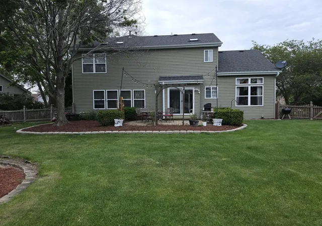 Photo 1 of Single family home for sale at 1606 Cottonwood Trl, Yorkville, IL 60560 | MLS# 12796285 | Listing updated on 2026-10-29