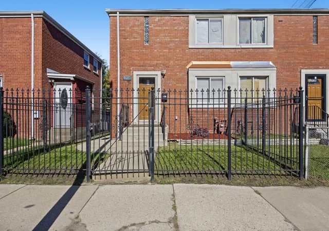 Photo 1 of Townhouse for sale at 1708 E 73rd Street, Chicago, IL 60649 | MLS# 12796296 | Listing updated on 2026-10-30