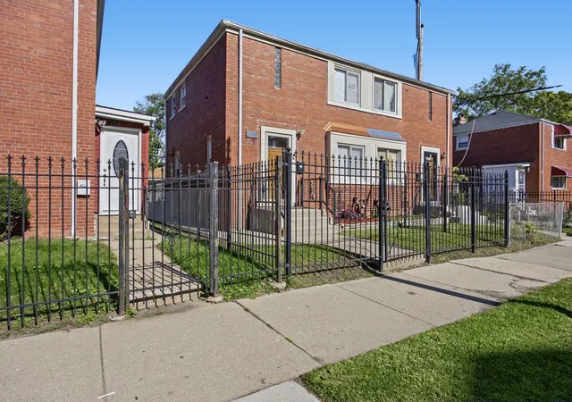 Photo 1 of Townhouse for sale at 1708 E 73rd Street, Chicago, IL 60649 | MLS# 12796296 | Listing updated on 2026-10-30