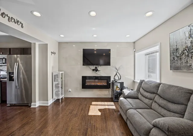 Photo 2 of Townhouse for sale at 1708 E 73rd Street, Chicago, IL 60649 | MLS# 12796296 | Listing updated on 2026-10-30