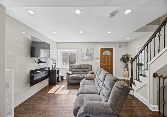 Photo 3 of Townhouse for sale at 1708 E 73rd Street, Chicago, IL 60649 | MLS# 12796296 | Listing updated on 2026-10-30