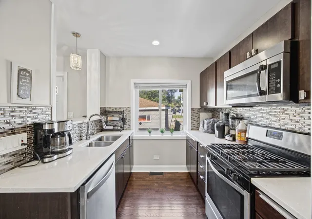 Photo 4 of Townhouse for sale at 1708 E 73rd Street, Chicago, IL 60649 | MLS# 12796296 | Listing updated on 2026-10-30