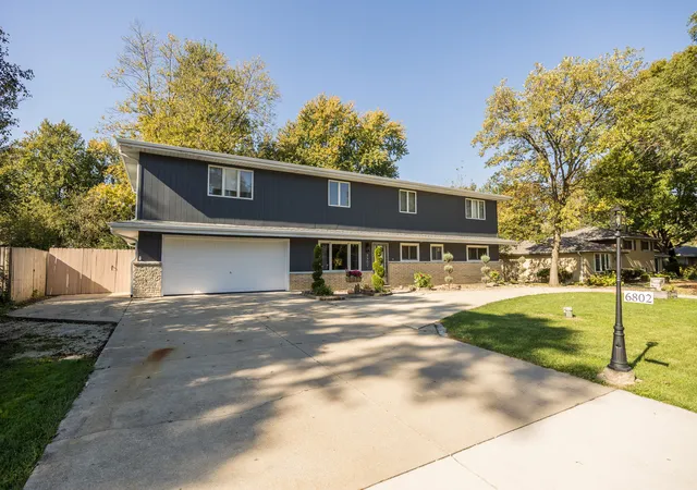 Photo 2 of Single family home for sale at 6802 Tennessee Ave, Darien, IL 60561 | MLS# 12796304 | Listing updated on 2026-10-29