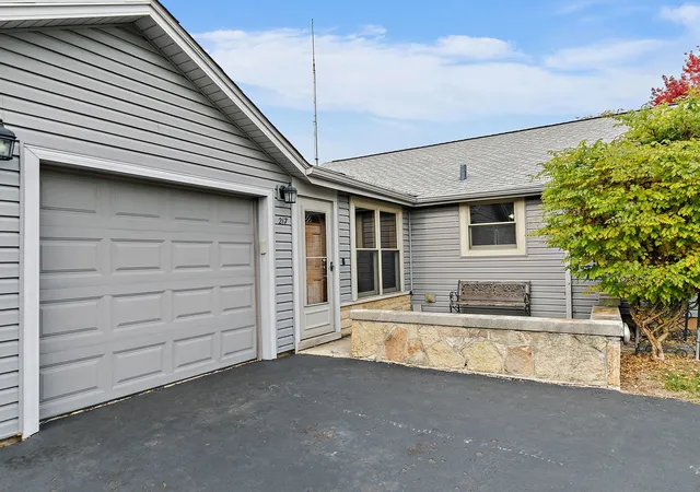 Photo 2 of Single family home for sale at 217 Oakleaf Rd, Lake In The Hills, IL 60156 | MLS# 12796314 | Listing updated on 2026-10-30