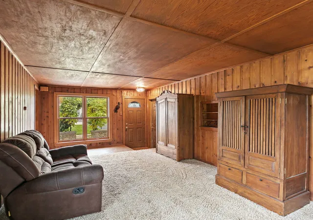Photo 4 of Single family home for sale at 217 Oakleaf Rd, Lake In The Hills, IL 60156 | MLS# 12796314 | Listing updated on 2026-10-30