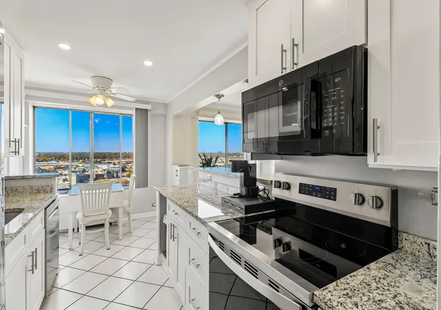 Listing Photo 5 - Condo for sale in building located at 7033 N Kedzie Ave, Chicago, IL 60645 - Unit #1704