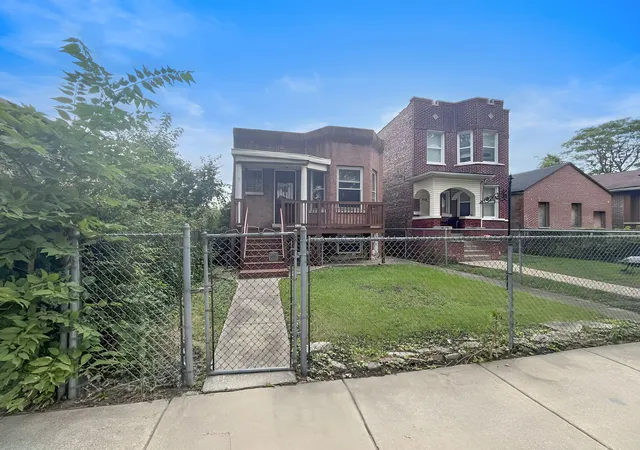Photo 2 of Single family home for sale at 4632 W Adams St, Chicago, IL 60644 | MLS# 12796348 | Listing updated on 2026-10-28
