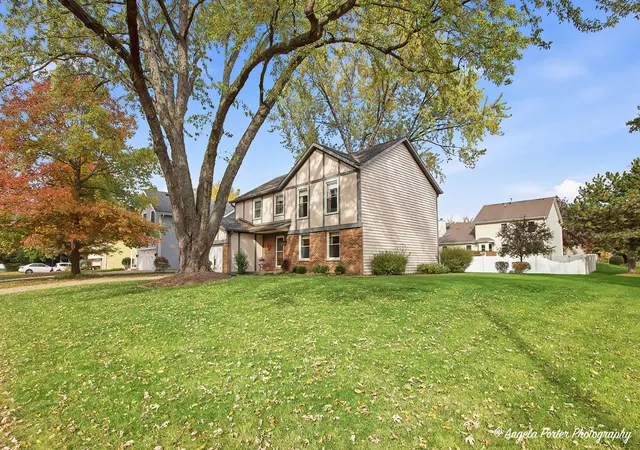 Photo 1 of Single family home for sale at 849 Blue Mound Dr, Crystal Lake, IL 60014 | MLS# 12796353 | Listing updated on 2026-10-29