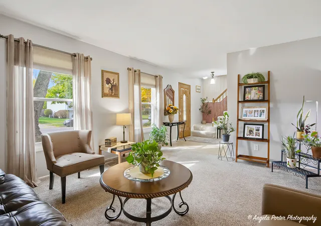 Photo 2 of Single family home for sale at 849 Blue Mound Dr, Crystal Lake, IL 60014 | MLS# 12796353 | Listing updated on 2026-10-29