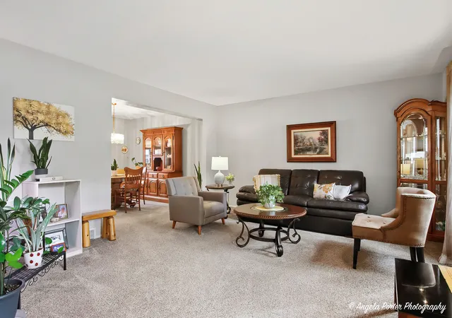 Photo 3 of Single family home for sale at 849 Blue Mound Dr, Crystal Lake, IL 60014 | MLS# 12796353 | Listing updated on 2026-10-29