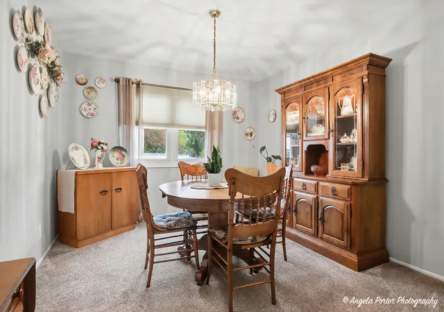 Photo 4 of Single family home for sale at 849 Blue Mound Dr, Crystal Lake, IL 60014 | MLS# 12796353 | Listing updated on 2026-10-29