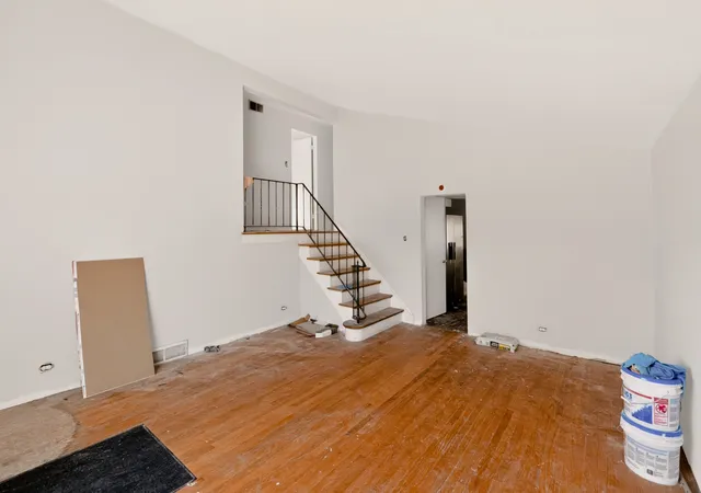 Photo 4 of Single family home for sale at 15322 Drexel Ave, South Holland, IL 60473 | MLS# 12796356 | Listing updated on 2026-10-28