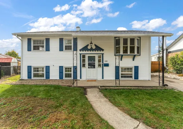 Photo 1 of Single family home for sale at 108 Cora Ct, Thornton, IL 60476 | MLS# 12796370 | Listing updated on 2026-10-29