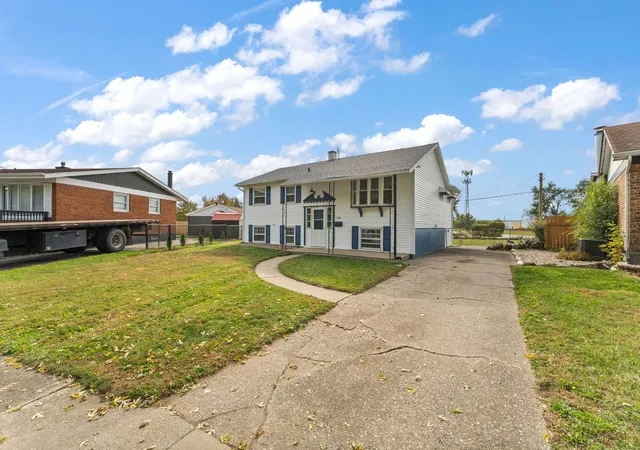 Photo 2 of Single family home for sale at 108 Cora Ct, Thornton, IL 60476 | MLS# 12796370 | Listing updated on 2026-10-29