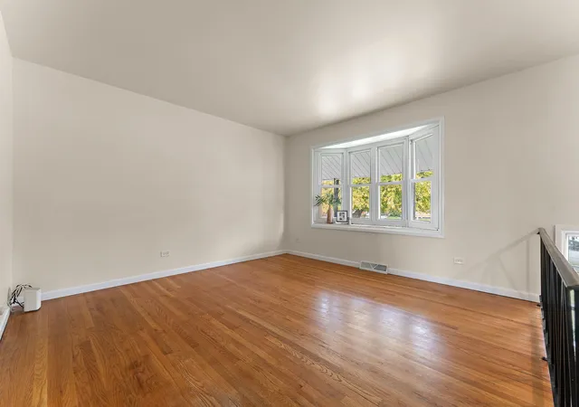 Photo 4 of Single family home for sale at 108 Cora Ct, Thornton, IL 60476 | MLS# 12796370 | Listing updated on 2026-10-29