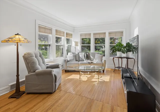 Photo 3 of Single family home for sale at 838 Clinton Ave, Oak Park, IL 60304 | MLS# 12796374 | Listing updated on 2026-10-30