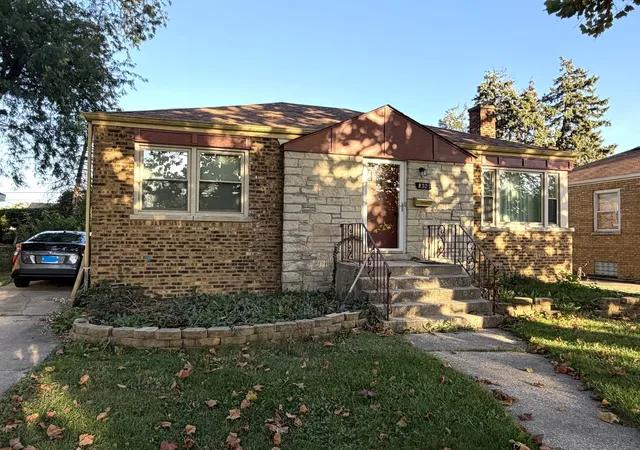 Photo 2 of Single family home for sale at 2321 S 24th Avenue, Broadview, IL 60155 | MLS# 12796445 | Listing updated on 2026-10-28