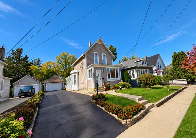 Photo 1 of Single family home for sale at 618 Grace St, Elgin, IL 60120 | MLS# 12796450 | Listing updated on 2026-10-29