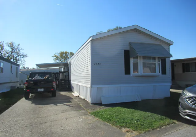 Photo 3 of Manufactured home for sale at 8800 S Harlem Ave #2223, Bridgeview, IL 60455 | MLS# 12796454 | Listing updated on 2026-10-28