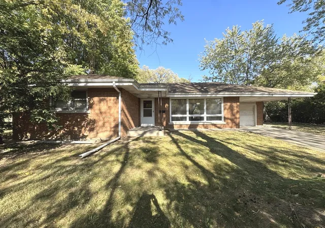 Photo 1 of Single family home for sale at 218 Esther Cir, Bourbonnais, IL 60914 | MLS# 12796473 | Listing updated on 2026-10-29