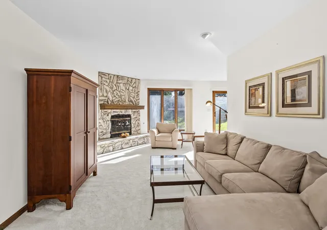 Photo 4 of Townhouse for sale at 4102 Picardy Dr, Northbrook, IL 60062 | MLS# 12796476 | Listing updated on 2026-10-29