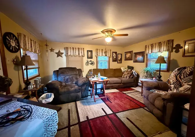 Photo 3 of Single family home for sale at 305 N Lincoln Ave, Dixon, IL 61021 | MLS# 12796479 | Listing updated on 2026-10-28