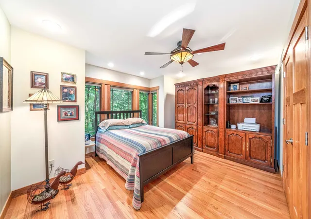 Photo 4 of Single family home for sale at 1096 Holiday Dr, Lake Holiday, IL 60552 | MLS# 12796492 | Listing updated on 2026-10-30