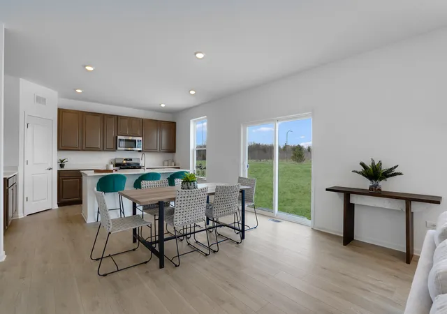 Photo 2 of Single family home for sale at 544 Lismore Cir, Elgin, IL 60124 | MLS# 12796513 | Listing updated on 2026-10-30