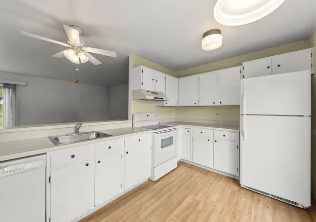 Photo 3 of Townhouse for sale at 230 Raintree Ct, Aurora, IL 60504 | MLS# 12796517 | Listing updated on 2026-10-30