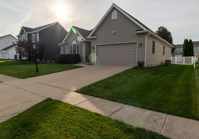Photo 1 of Single family home for sale at 1506 Willow, Washington, IL 61571 | MLS# 12796527 | Listing updated on 2026-10-29
