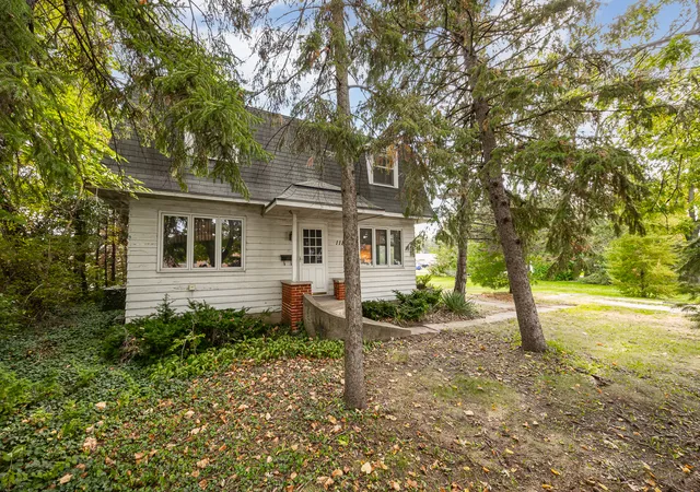Photo 2 of Single family home for sale at 11115 S Oak Park Ave, Worth, IL 60482 | MLS# 12796539 | Listing updated on 2026-10-29
