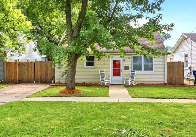 Photo 1 of Single family home for sale at 485 N River St, Montgomery, IL 60538 | MLS# 12796544 | Listing updated on 2026-10-30