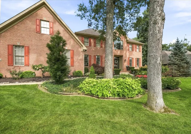 Photo 2 of Single family home for sale at 39 Edinburgh St, Valparaiso, IN 46385 | MLS# 12796565 | Listing updated on 2026-10-28