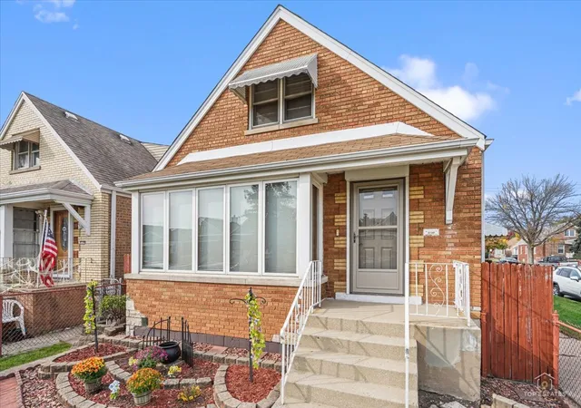 Photo 3 of Single family home for sale at 5100 S Lawler Ave, Chicago, IL 60638 | MLS# 12796570 | Listing updated on 2026-10-29