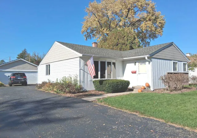 Photo 1 of Single family home for sale at 2311 Bluebird Ln, Rolling Meadows, IL 60008 | MLS# 12796573 | Listing updated on 2026-10-29