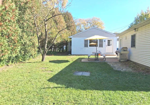 Photo 2 of Single family home for sale at 2311 Bluebird Ln, Rolling Meadows, IL 60008 | MLS# 12796573 | Listing updated on 2026-10-29