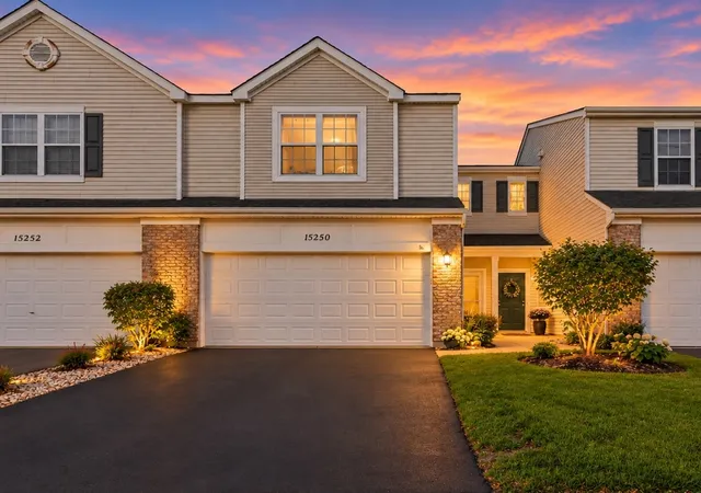 Townhouse for sale at 15250 Kenmare Cir, Manhattan, IL 60442 | MLS# 12796599