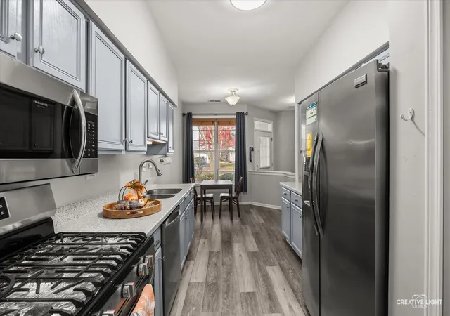 Photo 4 of Townhouse for sale at 1048 Sheridan Cir, Naperville, IL 60563 | MLS# 12796620 | Listing updated on 2026-10-29
