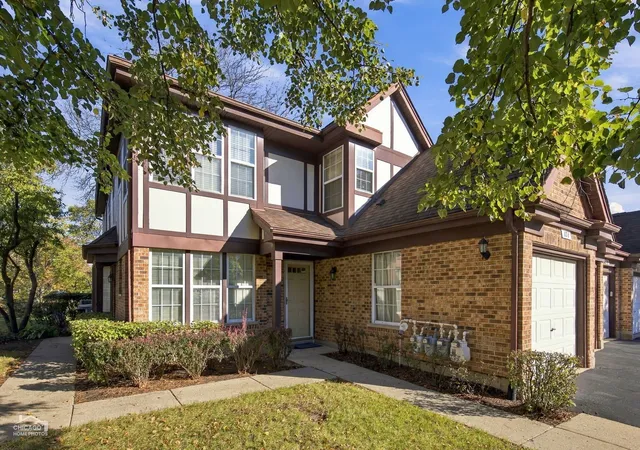 Townhouse for sale at 124 White Branch Ct, Buffalo Grove, IL 60089 | MLS# 12796625