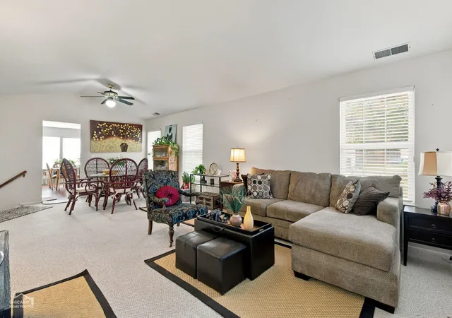 Photo 4 of Townhouse for sale at 124 White Branch Ct, Buffalo Grove, IL 60089 | MLS# 12796625 | Listing updated on 2026-10-30