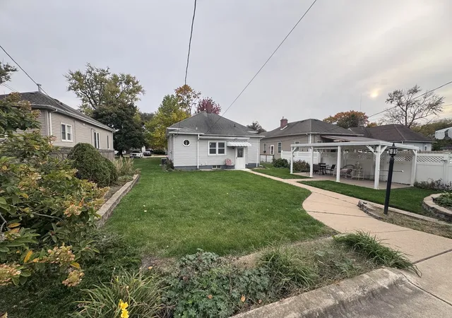 Photo 1 of Single family home for sale at 106 W Larue St, Streator, IL 61364 | MLS# 12796644 | Listing updated on 2026-10-30