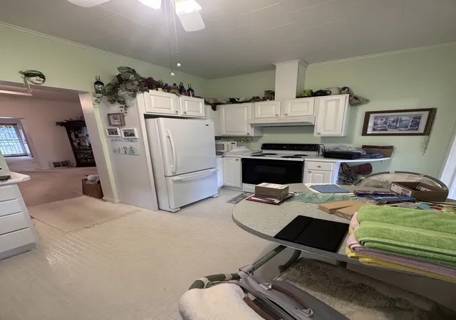 Photo 4 of Single family home for sale at 106 W Larue St, Streator, IL 61364 | MLS# 12796644 | Listing updated on 2026-10-30