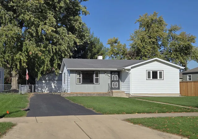 Photo 1 of Single family home for sale at 720 E Le Moyne Ave, Lombard, IL 60148 | MLS# 12796647 | Listing updated on 2026-10-29