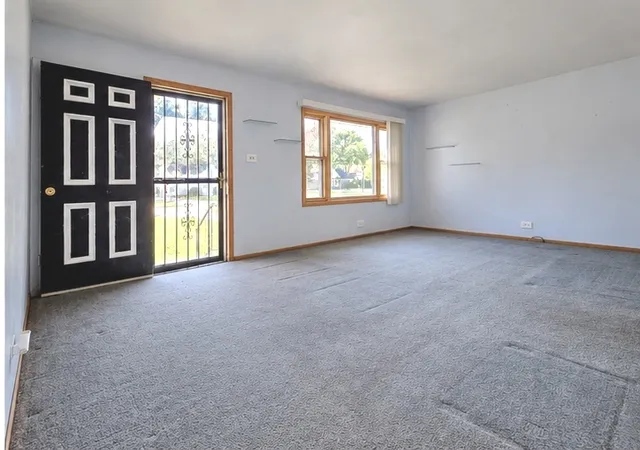 Photo 3 of Single family home for sale at 720 E Le Moyne Ave, Lombard, IL 60148 | MLS# 12796647 | Listing updated on 2026-10-29